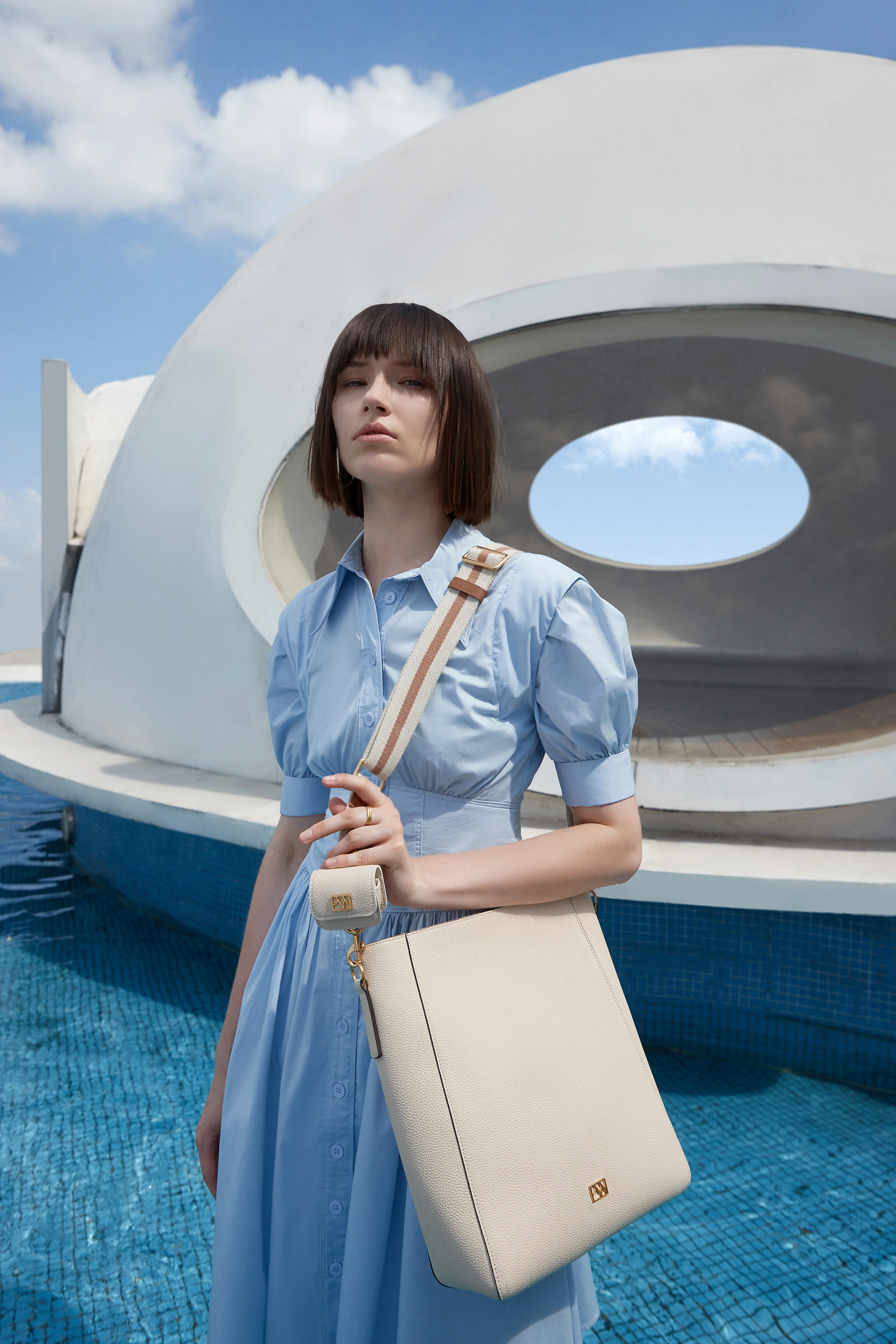 Carrie Medium Tote Bag - Image 10